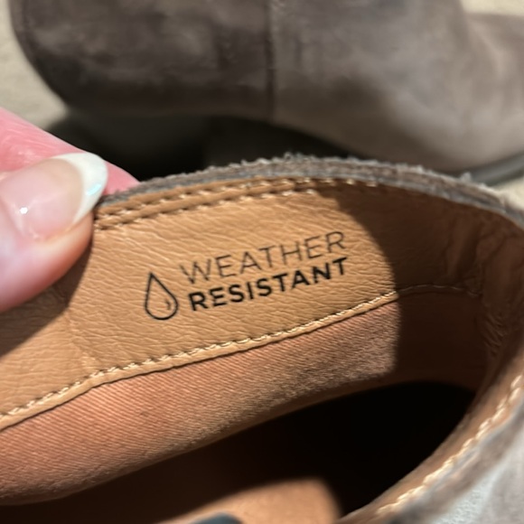 Vionic booties - Picture 2 of 5